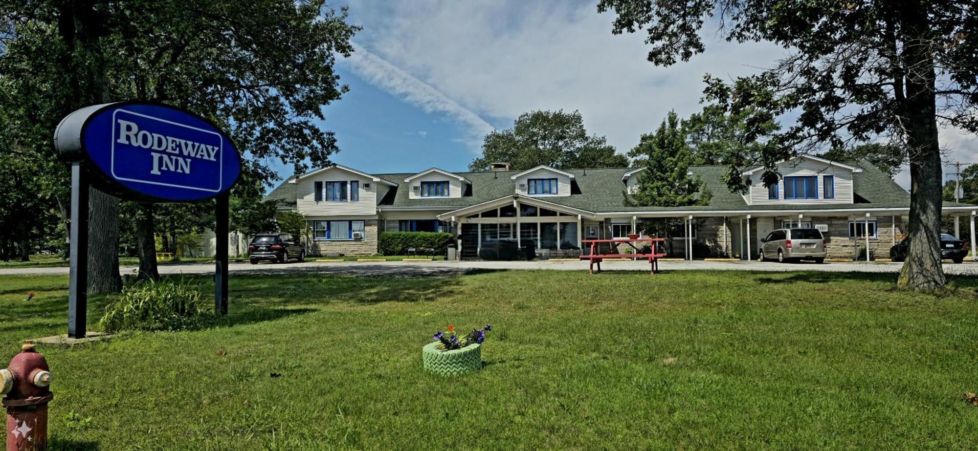 Rodeway Inn Formerly Camp Inn Lodge Oscoda Екстериор снимка