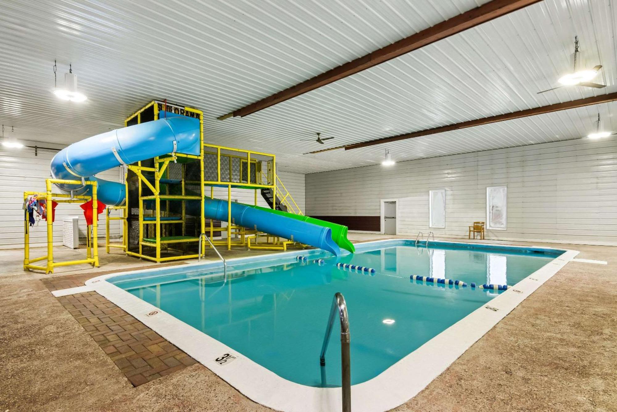 Rodeway Inn Formerly Camp Inn Lodge Oscoda Екстериор снимка