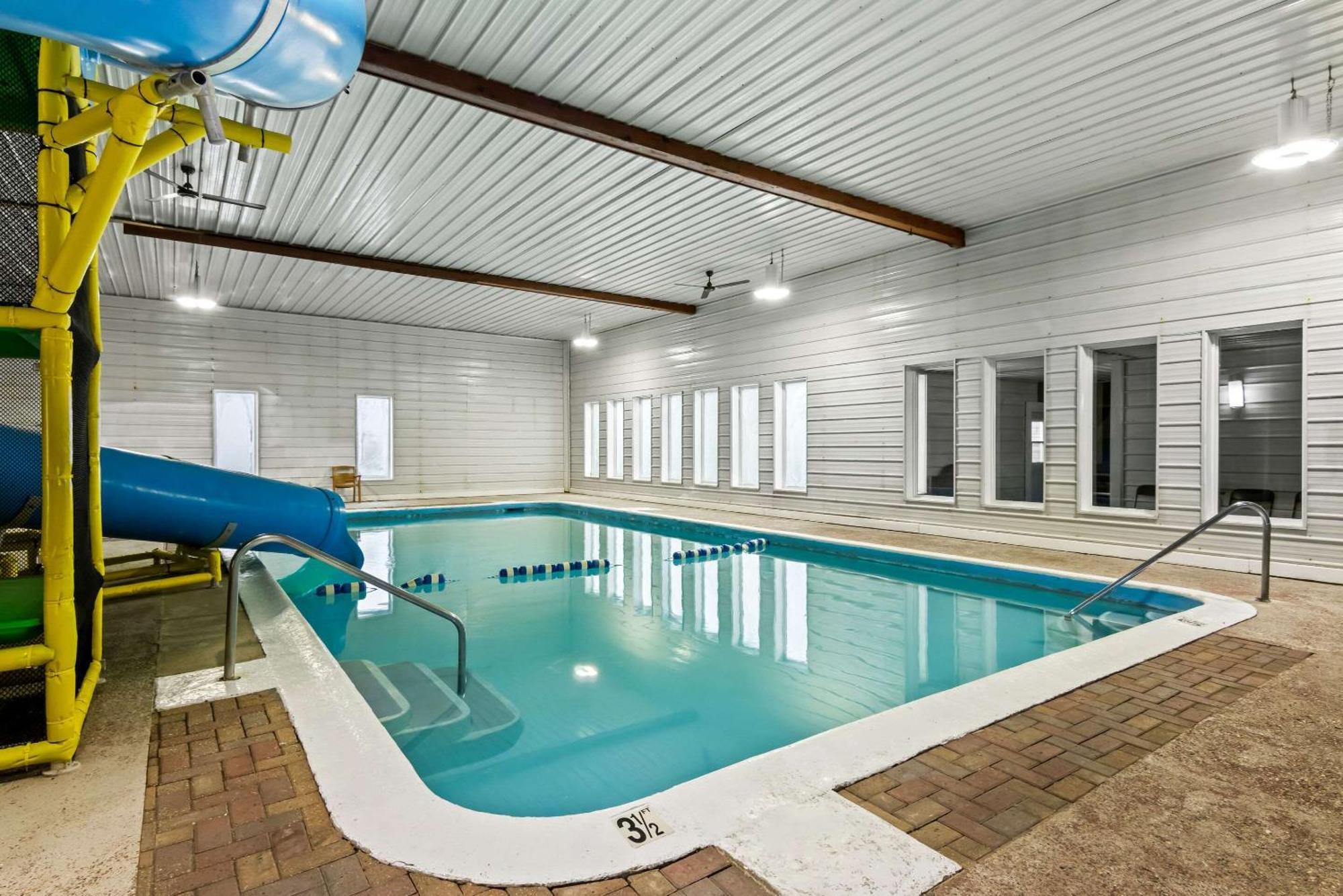 Rodeway Inn Formerly Camp Inn Lodge Oscoda Екстериор снимка