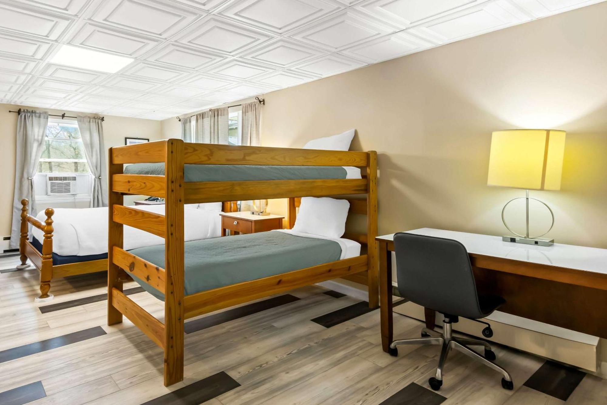 Rodeway Inn Formerly Camp Inn Lodge Oscoda Екстериор снимка
