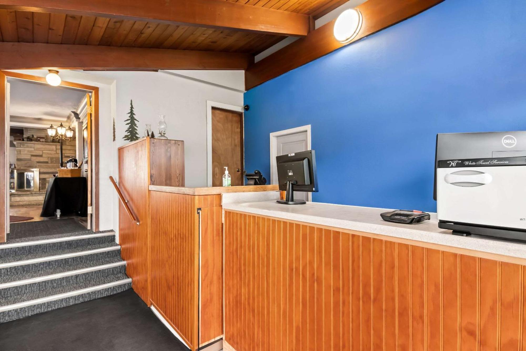 Rodeway Inn Formerly Camp Inn Lodge Oscoda Екстериор снимка